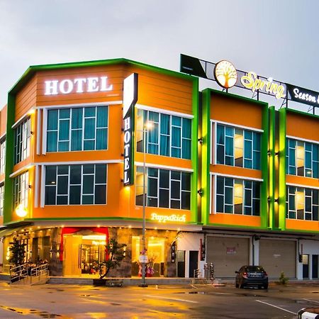 Spring Season Hotel Muar Bagian luar foto