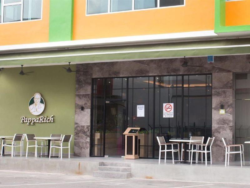 Spring Season Hotel Muar Bagian luar foto