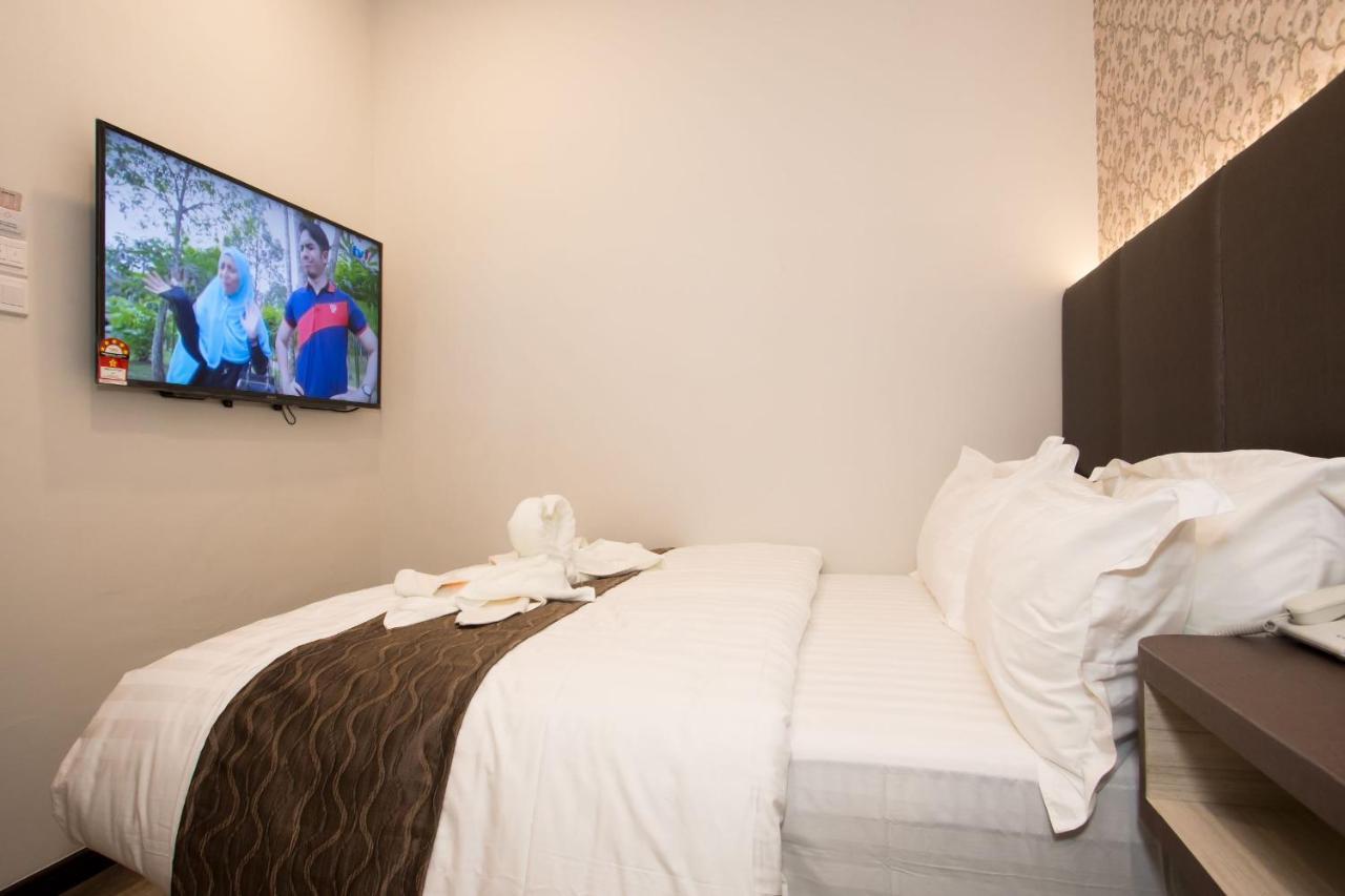 Spring Season Hotel Muar Bagian luar foto