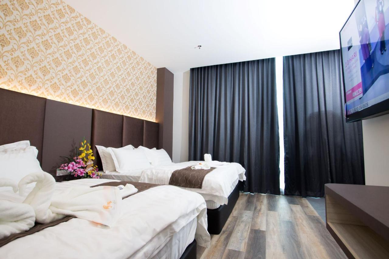 Spring Season Hotel Muar Bagian luar foto